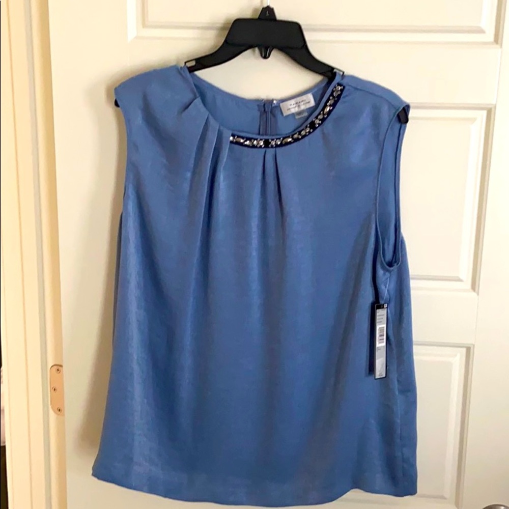 Tahari blouse L never worn. Retail $59 asking $20